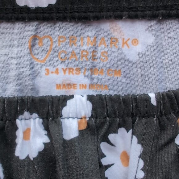 Primark -Girls' Black Daisy Print Romper – Sizes 3T 5T! - Picture 3 of 3